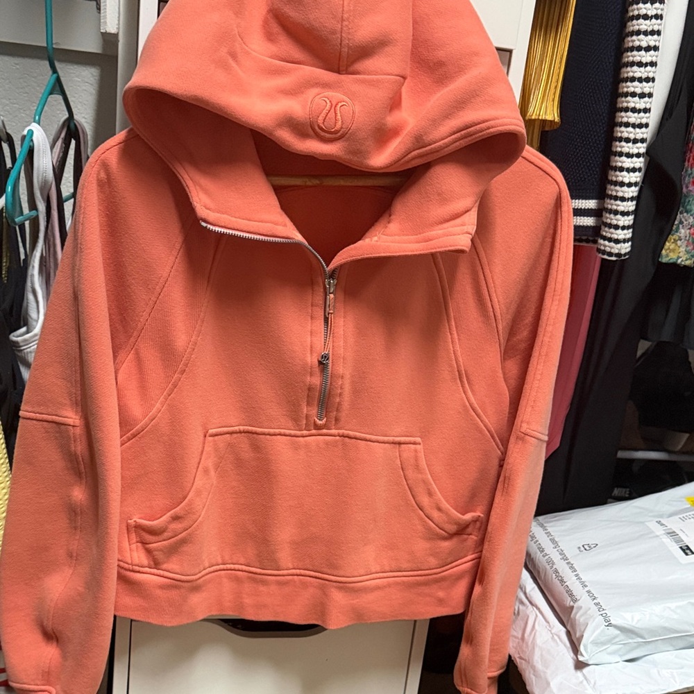 Lululemon Scuba cropped  Hoodie